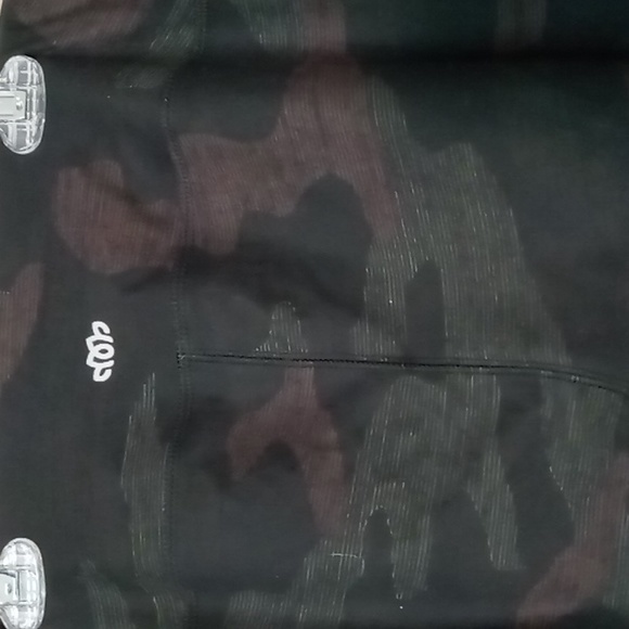 Maurices in Motion Camo Active Pants w Sheer Cutouts Size XL - Picture 6 of 6